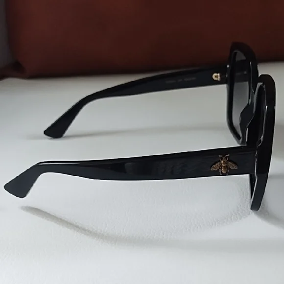 Gucci Black Women's Sunglasses - Picture 2 of 6